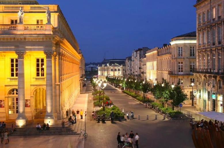 Guestready - Sunny Attic Apt Near Grand Theatre Bordeaux Exterior photo